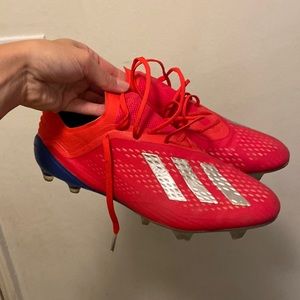 Mens soccer shoes used once 9.5